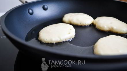Рецепт пышных оладий на ряженке