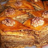 Пахлава с грецким орехом по-домашнему