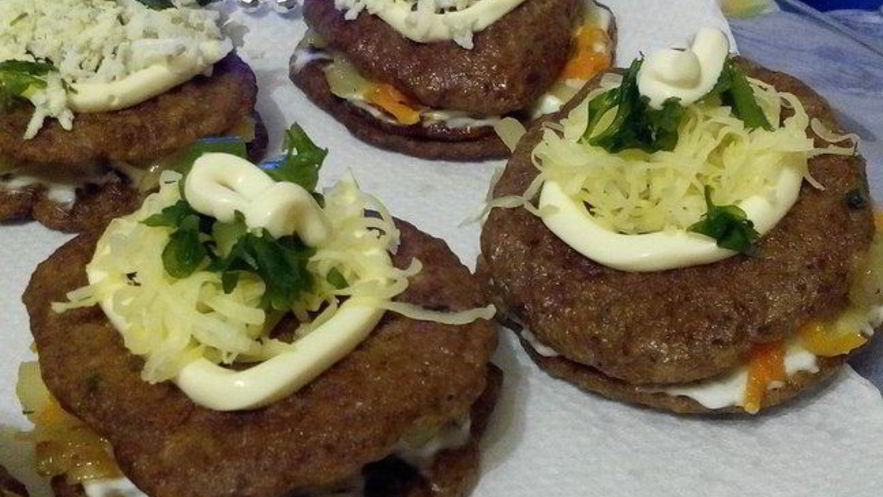 Рецепт печеночных слоек