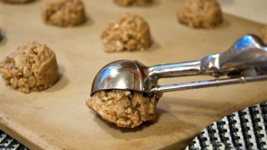 Рецепт хрустящего пасхального печенья с орехами пекан без муки