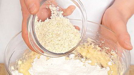 Рецепт лимонного печенья с миндалем