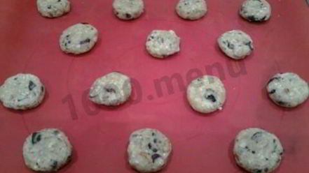 Рецепт печенья овсяного с орехами, шоколадом и сушеной клюквой