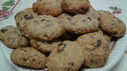 Рецепт печенья овсяного с орехами, шоколадом и сушеной клюквой