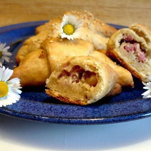 Рецепт Рогаликов с беконом Пластилиновая ворона