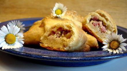 Рецепт рогаликов с беконом пластилиновая ворона