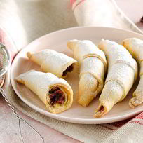 Рогалики с финиковой начинкой