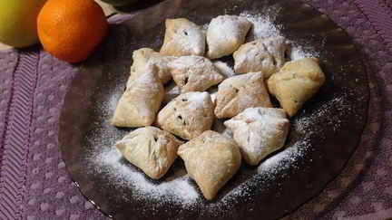 Рецепт Слоеных печений с шоколадом и орехами