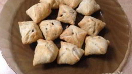 Рецепт слоеных печений с шоколадом и орехами