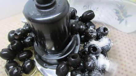 Рецепт сырного печенья с маслинами и ароматом лимона