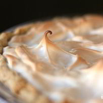 Ананасовый пирог с безе