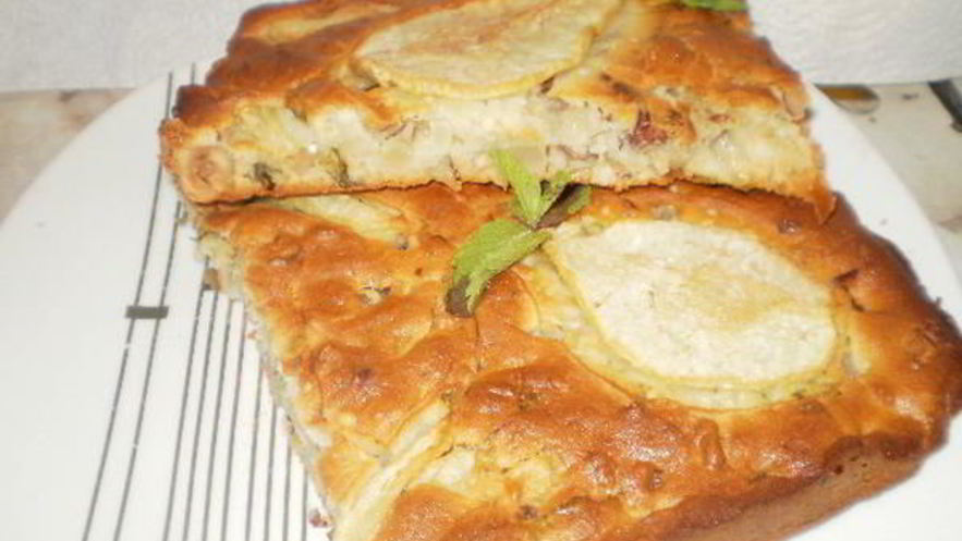 Рецепт грушевого пирога с мятой и фундуком