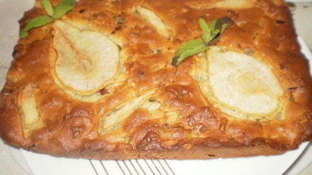 Рецепт грушевого пирога с мятой и фундуком