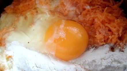 Рецепт киша на овощном корже с крабовыми палочками