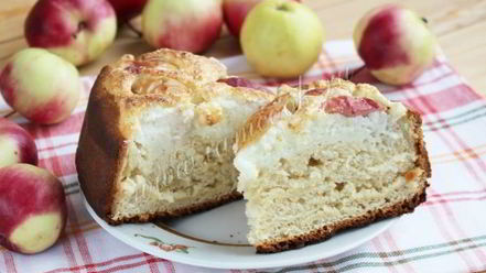 Рецепт манного пирога с фруктами