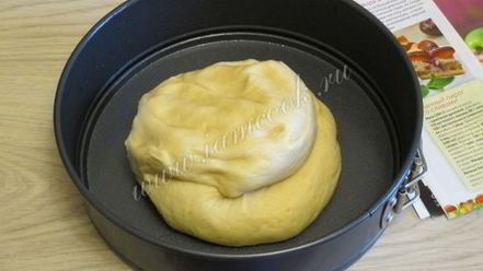 Рецепт манного пирога с фруктами