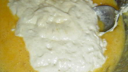 Рецепт нежнейшего порционного пирога с яблоками и вялеными вишнями