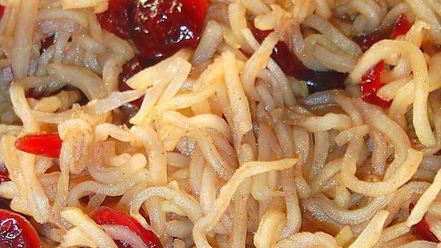 Рецепт нежнейшего порционного пирога с яблоками и вялеными вишнями