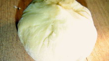 Рецепт нежнейшего порционного пирога с яблоками и вялеными вишнями