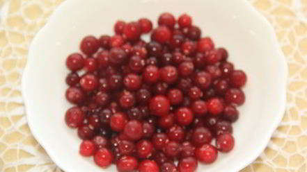 Рецепт песочно-сметанного пирог с клюквой