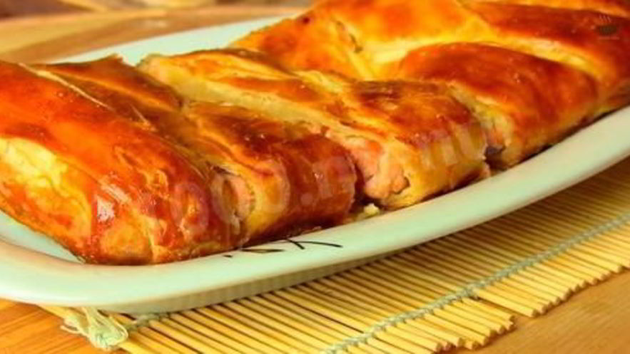 Рецепт пирога рыбного с семгой и слоеным готовым тестом