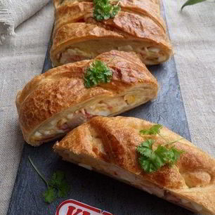 Рецепт Пирога с крабовым мясом, яйцом и сыром