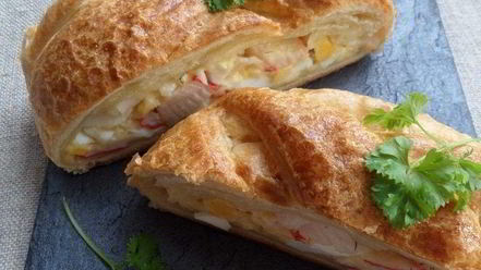 Рецепт пирога с крабовым мясом, яйцом и сыром