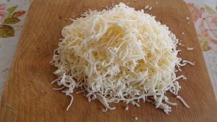 Рецепт пирога с крабовым мясом, яйцом и сыром