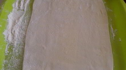 Рецепт пирога с крабовым мясом, яйцом и сыром