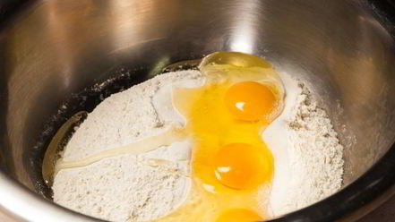 Рецепт пирога с моцареллой и шпинатом