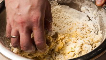 Рецепт пирога с моцареллой и шпинатом