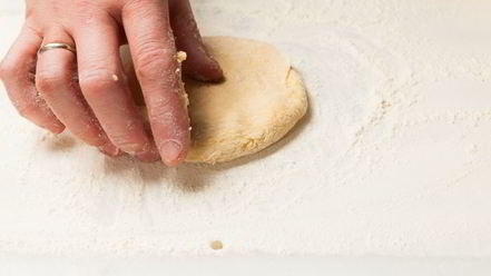 Рецепт пирога с моцареллой и шпинатом