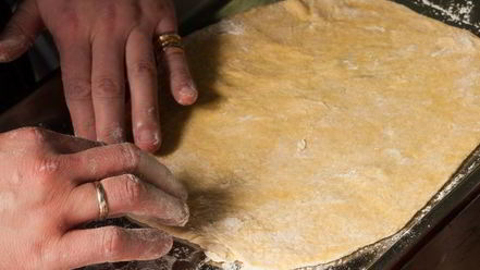 Рецепт пирога с моцареллой и шпинатом