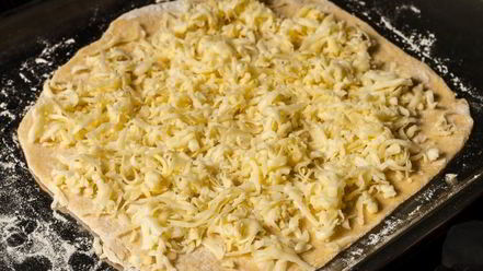 Рецепт пирога с моцареллой и шпинатом