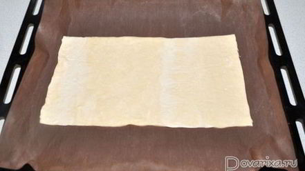 Рецепт пирога с персиками из слоеного теста