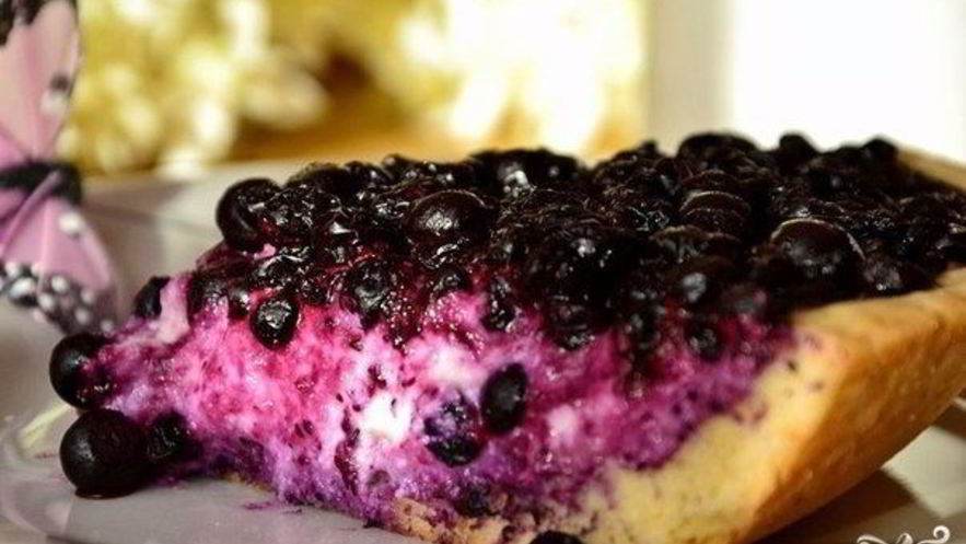 Рецепт пирога с творогом и ягодами