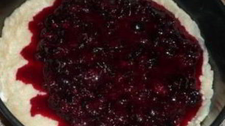Рецепт постного пирога с черной смородиной
