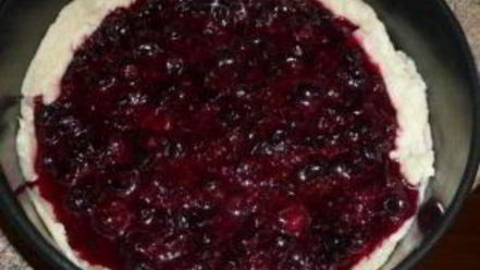 Рецепт постного пирога с черной смородиной