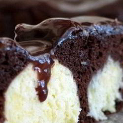 Рецепт Шоколадного пирога с кокосово-творожными шариками