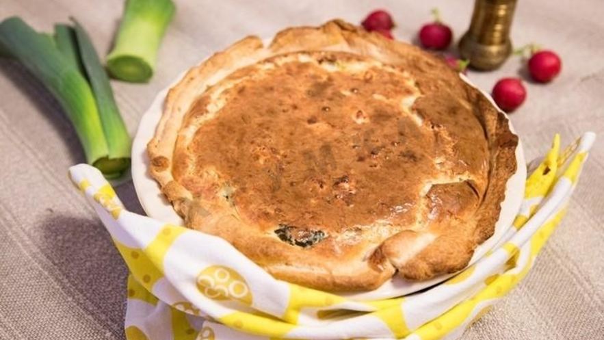 Рецепт сырного пирога с красной рыбой