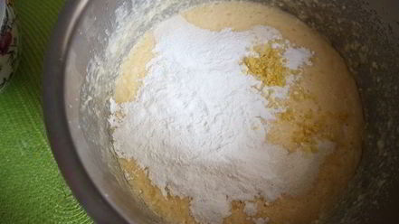 Рецепт творожного пирога с миндалем