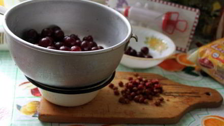 Рецепт творожного пирога с вишней