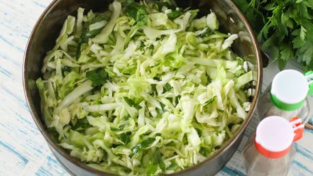 Рецепт заливного пирога с капустой на сметане