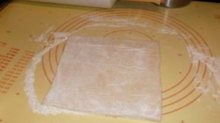 Рецепт дрожжевых пирожков с вишней