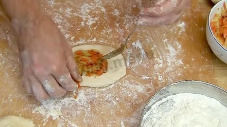 Рецепт пирожков из теста без дрожжей на сковороде