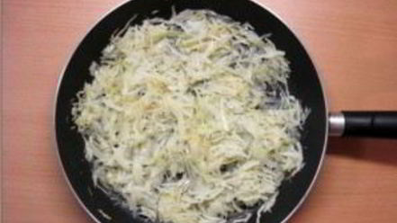 Рецепт пирожков с капустой на сковороде