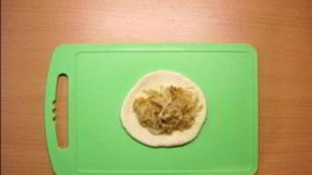 Рецепт пирожков с капустой на сковороде