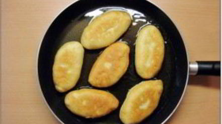 Рецепт пирожков с капустой на сковороде