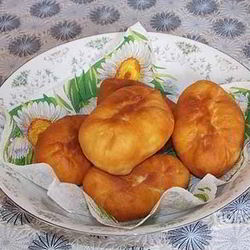 Рецепт Пирожков с луком и яйцом на дрожжевом тесте