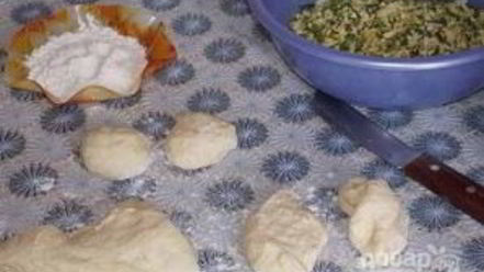 Рецепт пирожков с луком и яйцом на дрожжевом тесте