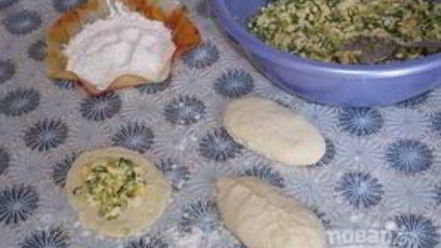 Рецепт пирожков с луком и яйцом на дрожжевом тесте